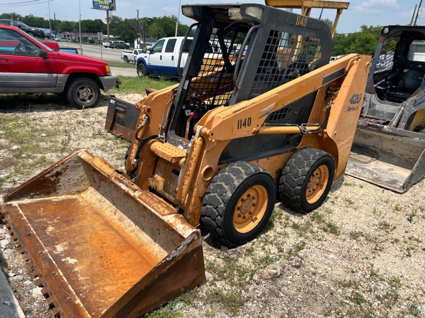 2009 Yellow Case 420 series 3 (NAM413641) , located at 1687 Business 35 S, New Braunfels, TX, 78130, (830) 625-7159, 29.655487, -98.051491 - Photo#0